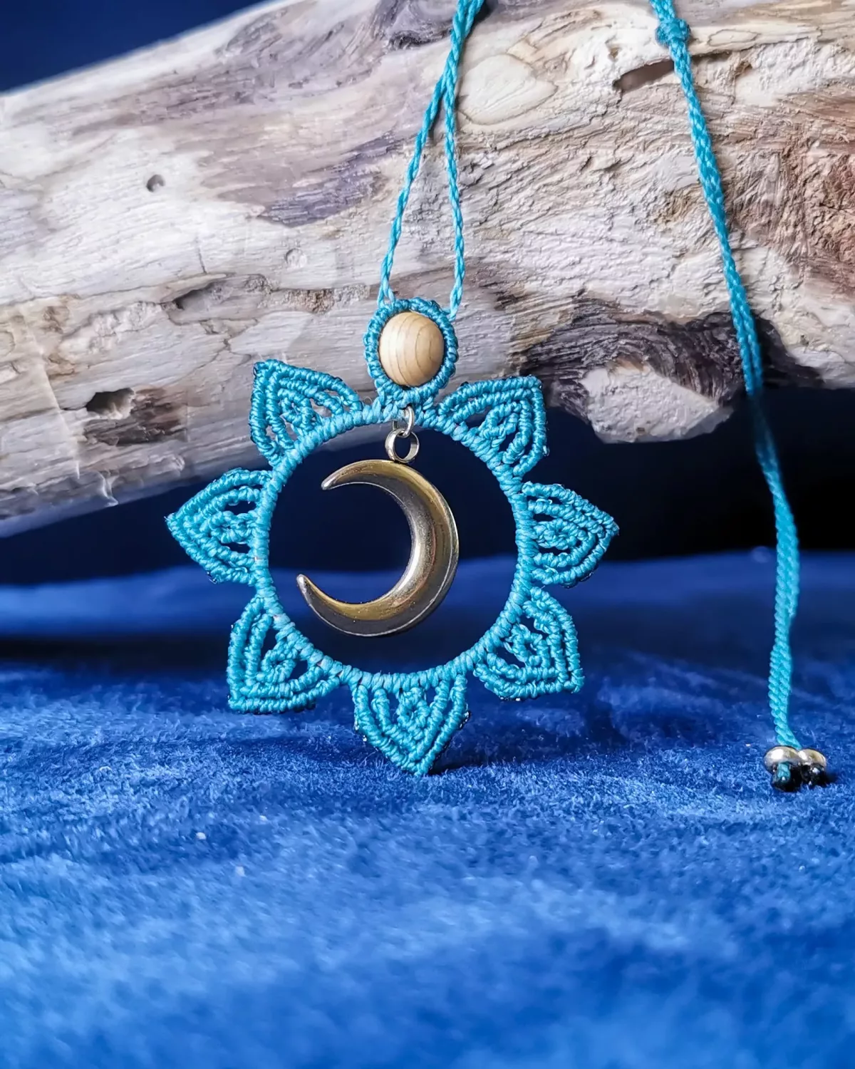 Collier lune "Lunaya"-Talisman en micro-macramé 🌙