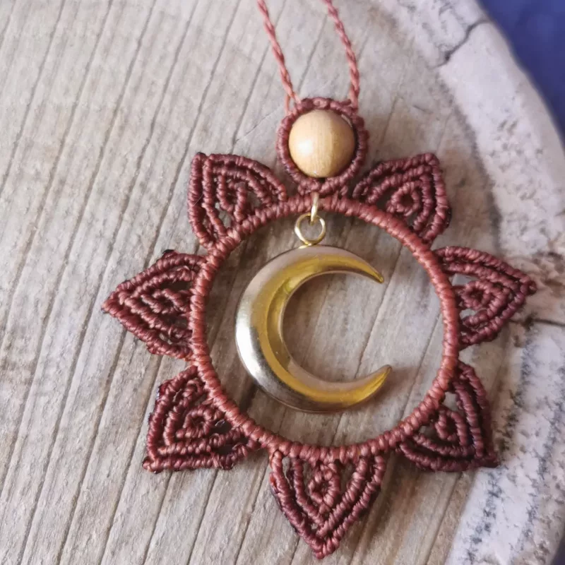 Collier lune "Lunaya"-Talisman en micro-macramé 🌙
